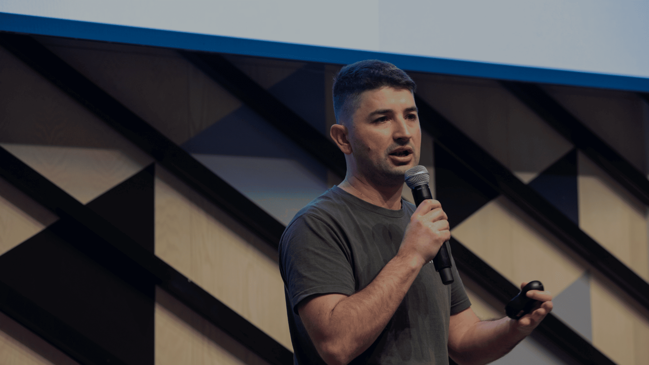 Startup School 25: Las bases sólidas que todo emprendedor necesita para empezar